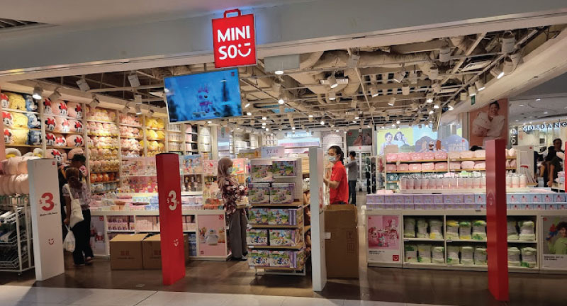 cheap shopping at miniso